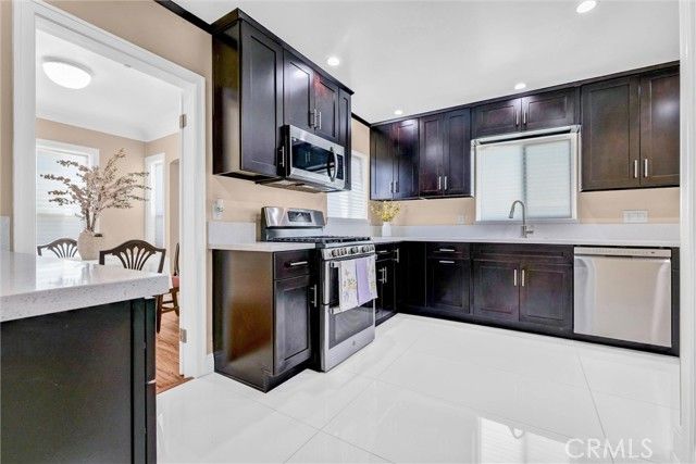 423 S Poinsettia, Compton, CA 90221