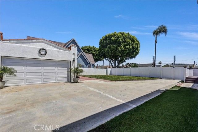 423 S Poinsettia, Compton, CA 90221