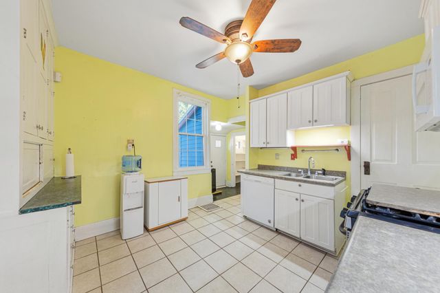 415 Division Street W, Faribault, MN 55021