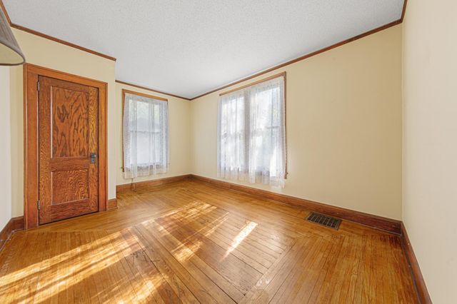 415 Division Street W, Faribault, MN 55021