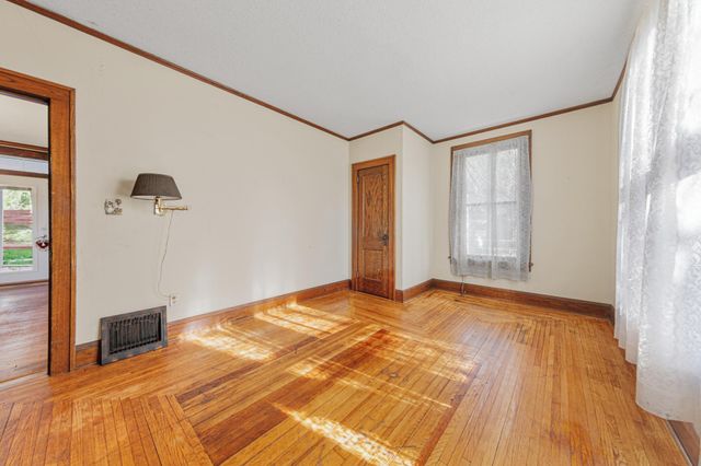 415 Division Street W, Faribault, MN 55021