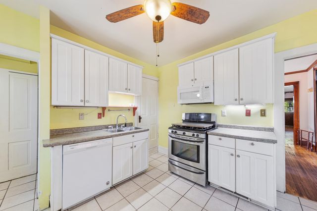 415 Division Street W, Faribault, MN 55021