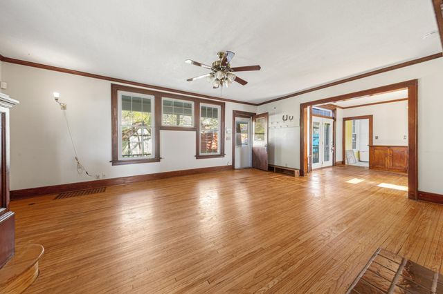 415 Division Street W, Faribault, MN 55021