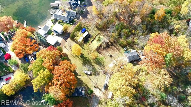 512 FERNHURST Court, Lake Orion, MI 48362