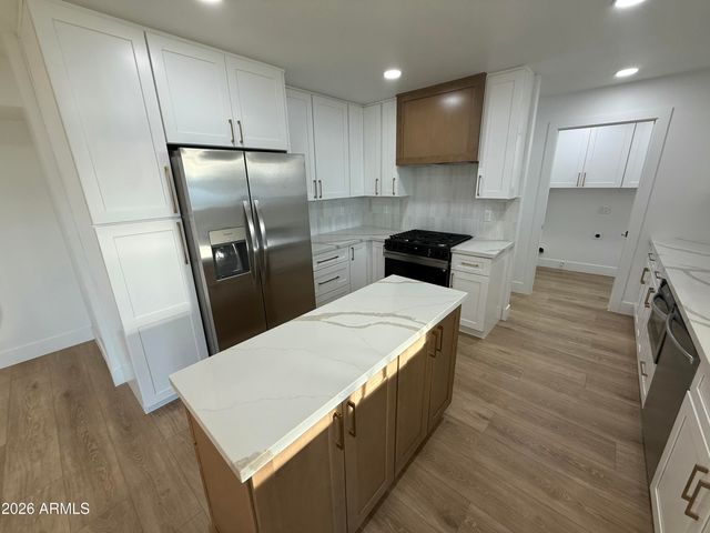 856 N JAY Street, Chandler, AZ 85225