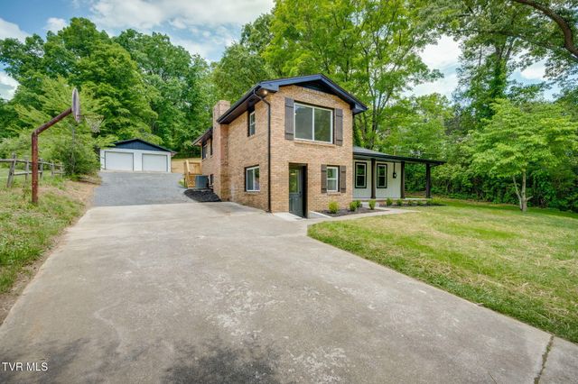 144 Lone Oak Road, Surgoinsville, TN 37873