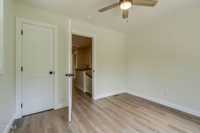 144 Lone Oak Road, Surgoinsville, TN 37873