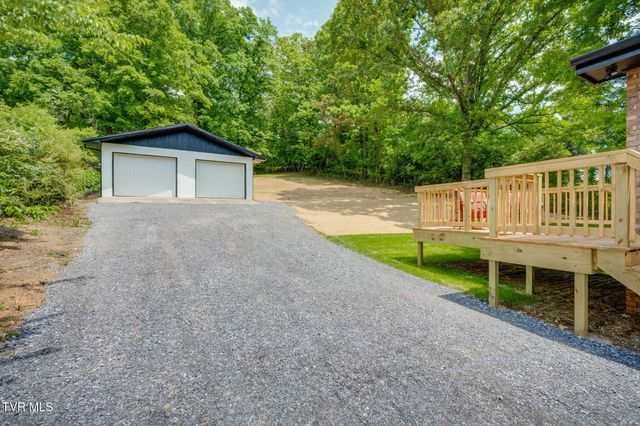 144 Lone Oak Road, Surgoinsville, TN 37873