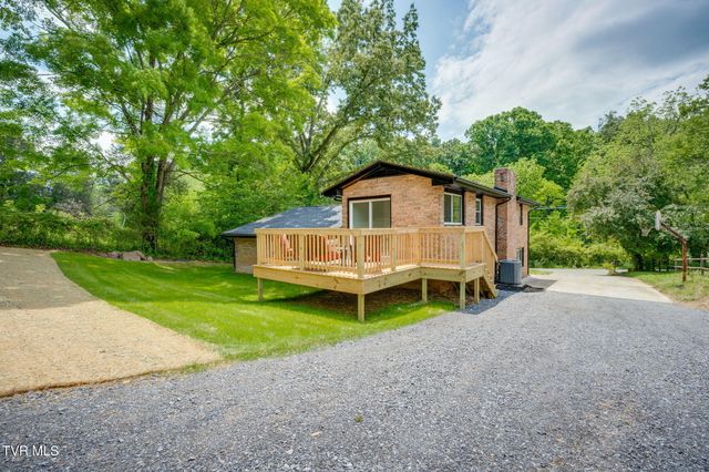 144 Lone Oak Road, Surgoinsville, TN 37873