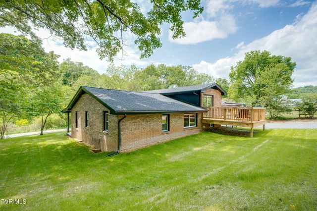 144 Lone Oak Road, Surgoinsville, TN 37873