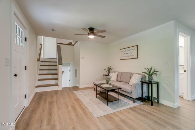 144 Lone Oak Road, Surgoinsville, TN 37873