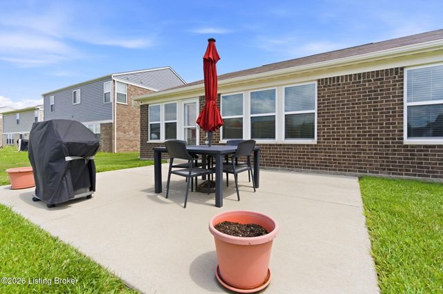 11114 Remembrance Ln, Louisville, KY 40229