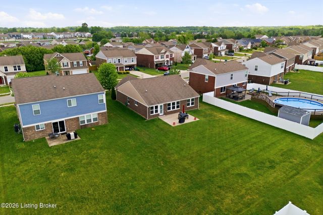 11114 Remembrance Ln, Louisville, KY 40229