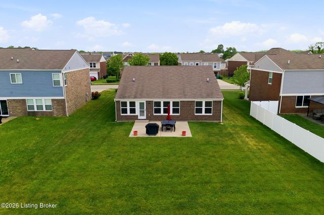 11114 Remembrance Ln, Louisville, KY 40229