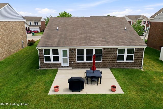 11114 Remembrance Ln, Louisville, KY 40229