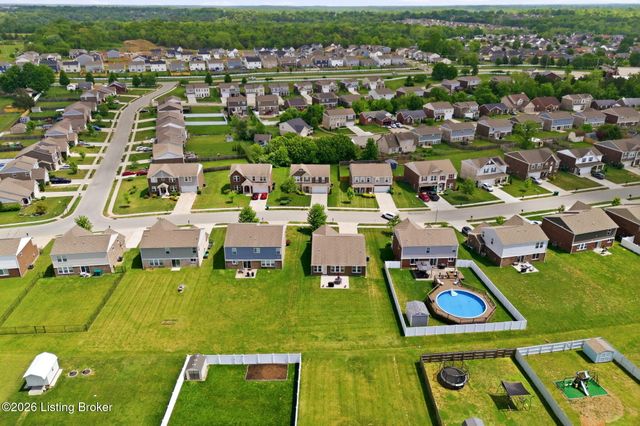 11114 Remembrance Ln, Louisville, KY 40229