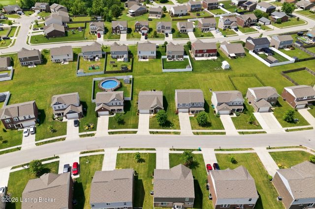 11114 Remembrance Ln, Louisville, KY 40229