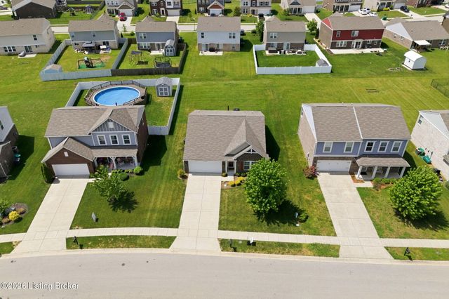 11114 Remembrance Ln, Louisville, KY 40229