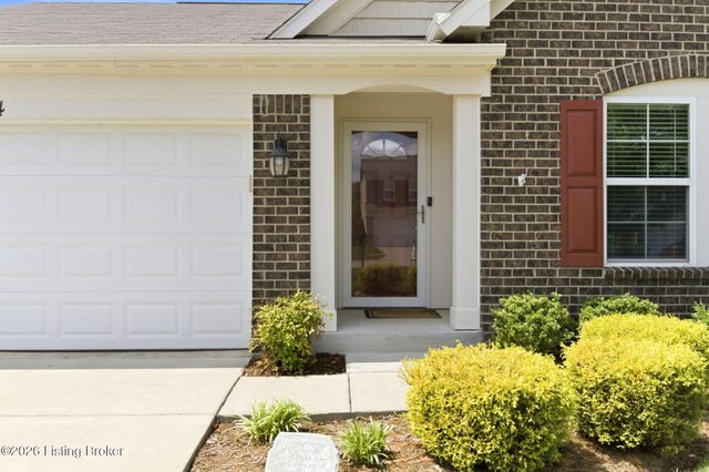 11114 Remembrance Ln, Louisville, KY 40229