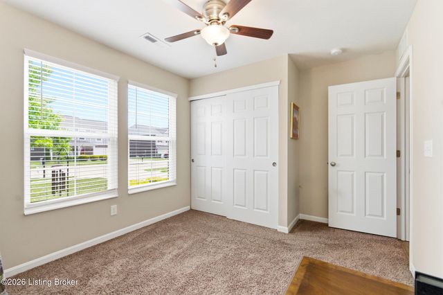 11114 Remembrance Ln, Louisville, KY 40229