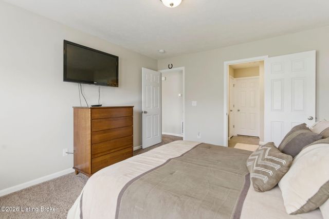 11114 Remembrance Ln, Louisville, KY 40229