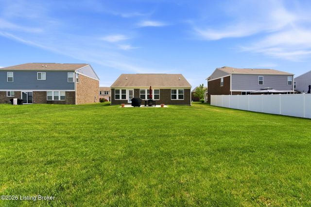 11114 Remembrance Ln, Louisville, KY 40229