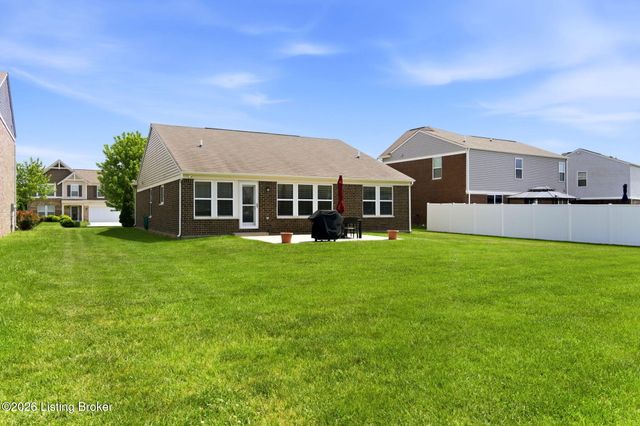 11114 Remembrance Ln, Louisville, KY 40229