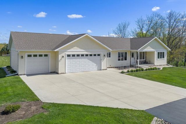 W10138 Tesser Trail, Portage, WI 53901