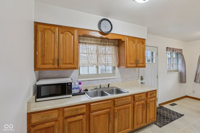 2214 Mann Drive, Beech Grove, IN 46107