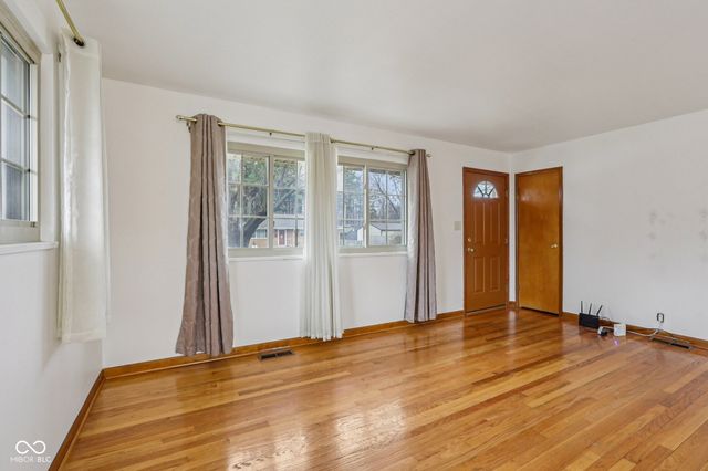 2214 Mann Drive, Beech Grove, IN 46107