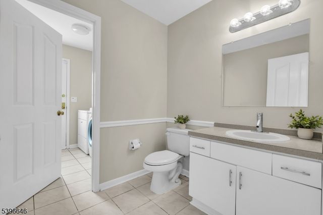 1 Holmes Ct, Bridgewater Twp., NJ 08807