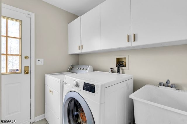 1 Holmes Ct, Bridgewater Twp., NJ 08807