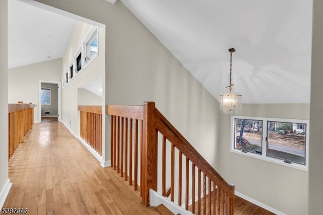 1 Holmes Ct, Bridgewater Twp., NJ 08807