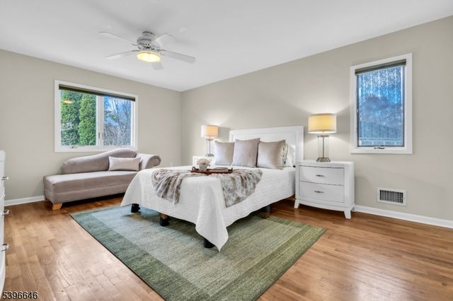 1 Holmes Ct, Bridgewater Twp., NJ 08807