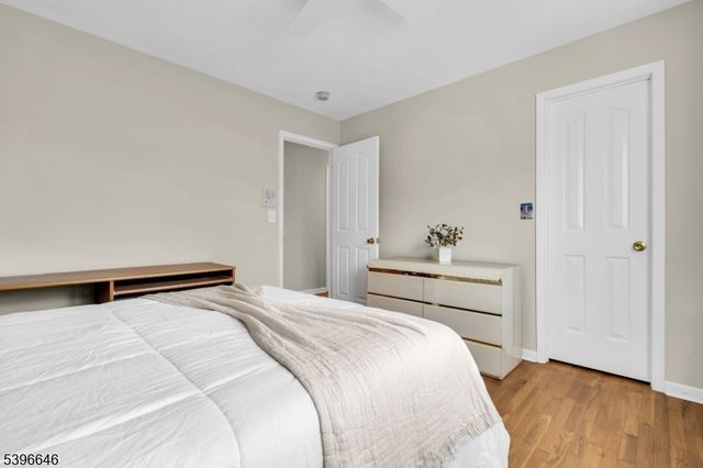 1 Holmes Ct, Bridgewater Twp., NJ 08807