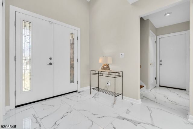 1 Holmes Ct, Bridgewater Twp., NJ 08807