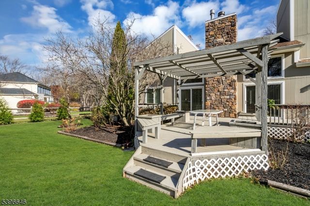 1 Holmes Ct, Bridgewater Twp., NJ 08807