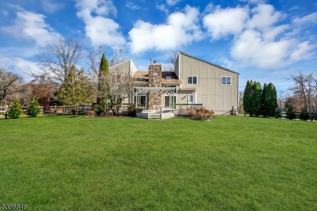 1 Holmes Ct, Bridgewater Twp., NJ 08807