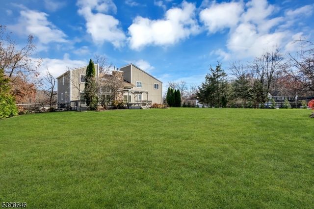 1 Holmes Ct, Bridgewater Twp., NJ 08807