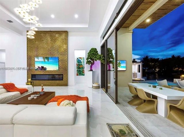 2225 NE 19th St, Fort Lauderdale, FL 33305