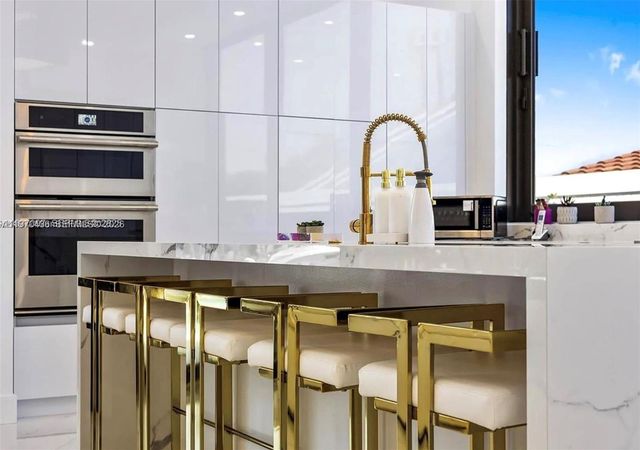 2225 NE 19th St, Fort Lauderdale, FL 33305