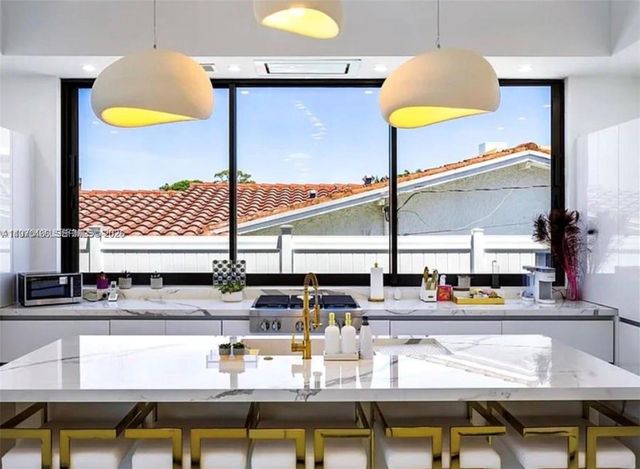 2225 NE 19th St, Fort Lauderdale, FL 33305