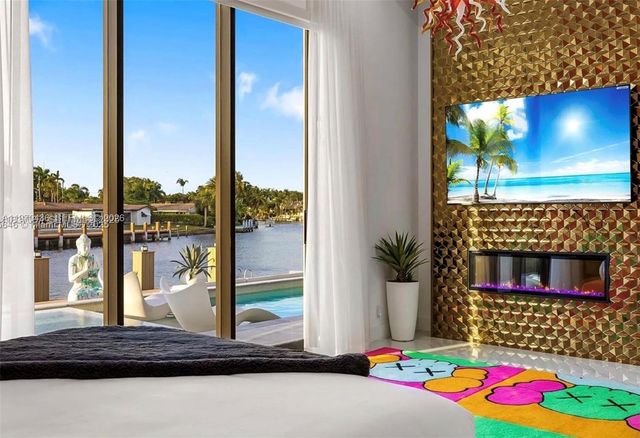 2225 NE 19th St, Fort Lauderdale, FL 33305