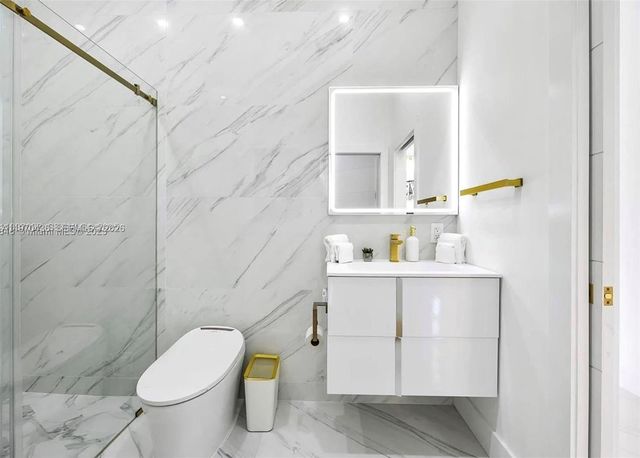 2225 NE 19th St, Fort Lauderdale, FL 33305