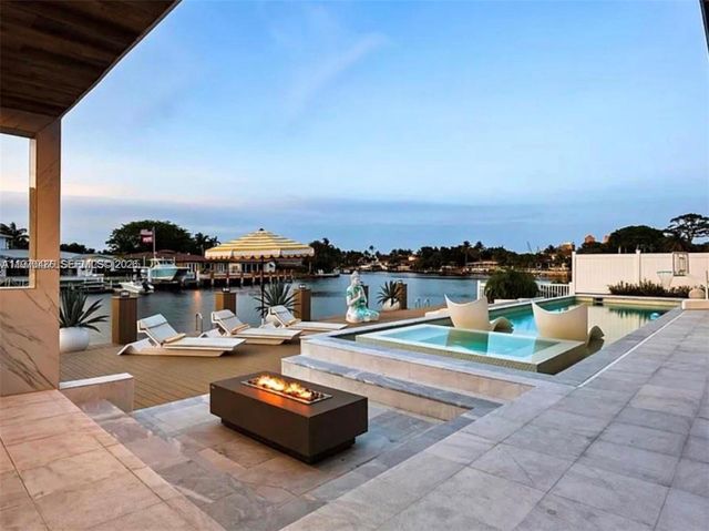 2225 NE 19th St, Fort Lauderdale, FL 33305