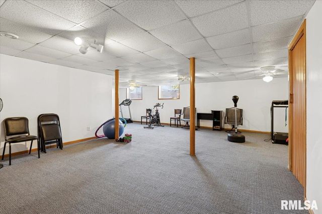 1500 11TH Street NW, Clinton, IA 52732