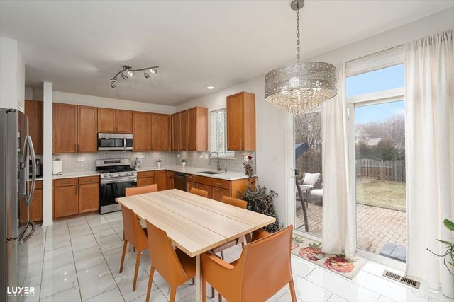 2002 S Kristina Lane, Round Lake, IL 60073