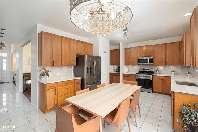 2002 S Kristina Lane, Round Lake, IL 60073