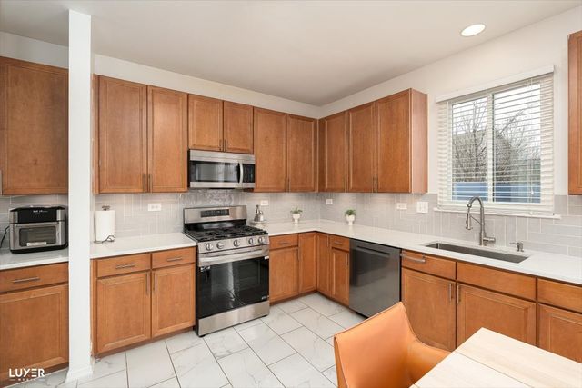 2002 S Kristina Lane, Round Lake, IL 60073