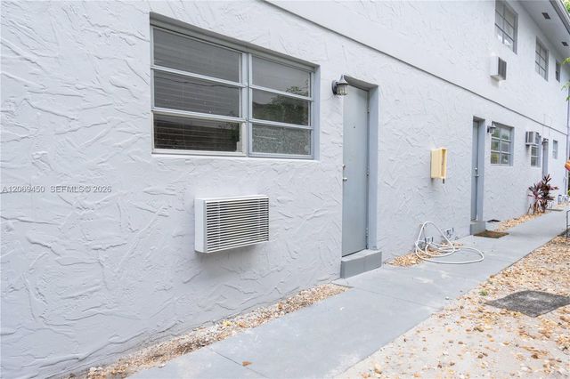 715 NE 6th Street 3, Fort Lauderdale, FL 33304